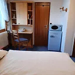 In Augsburg-haunstetten منزل للإقامة *